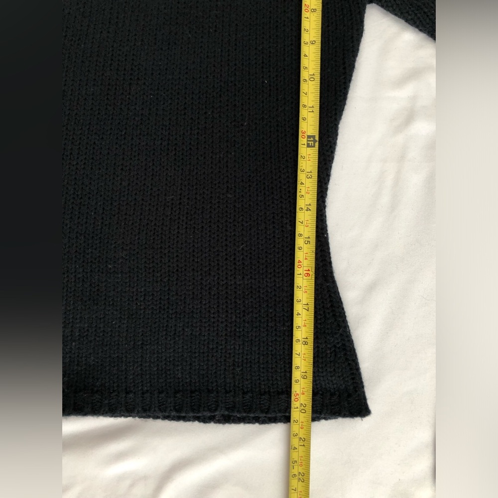 90’s Energie rich black knit sweater with sexy functional zipper accent. - Picture 10 of 10